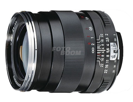 28mm f/2 ZF.2 Distagon T Nikon + Zeiss UV 58mm